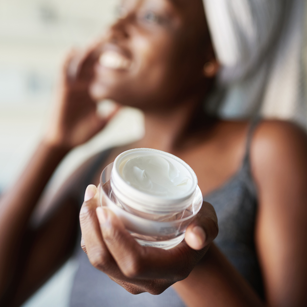 Comment estomper les rides efficacement : conseils et astuces pour une peau plus lisse et plus jeune