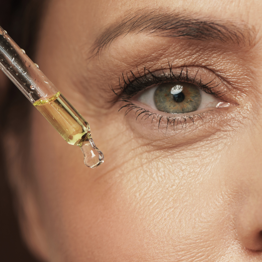 Les crèmes pour les yeux cernés : choisir et utiliser le bon soin pour un regard éclatant