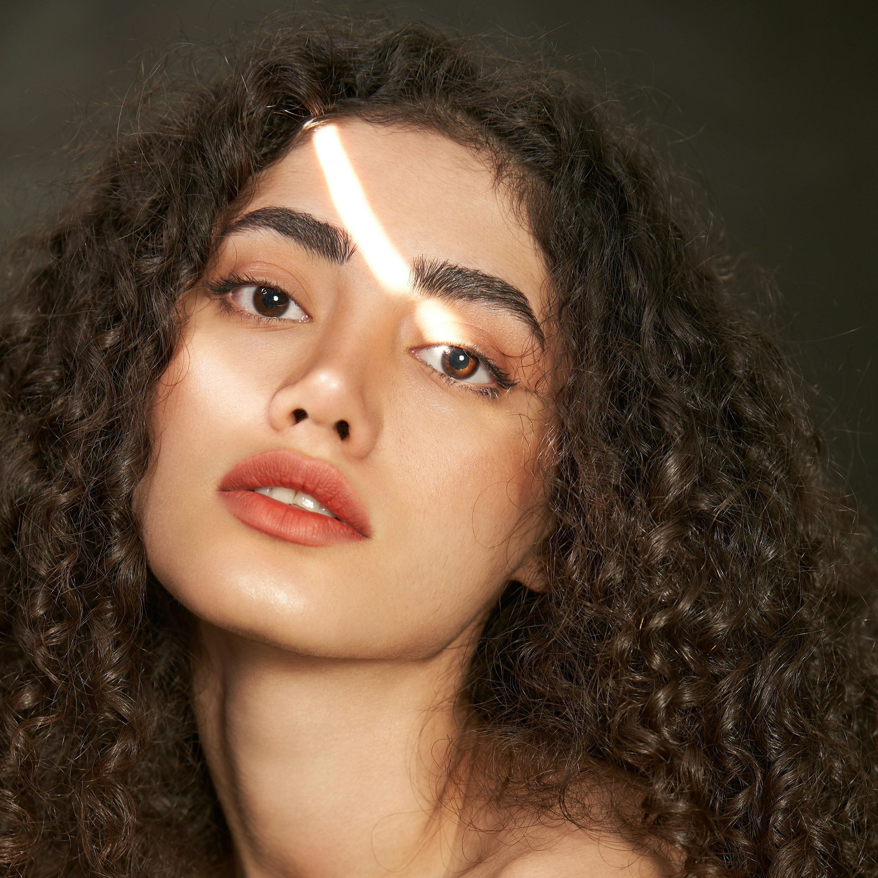 Longévité cellulaire : comment préserver la jeunesse de votre peau plus longtemps